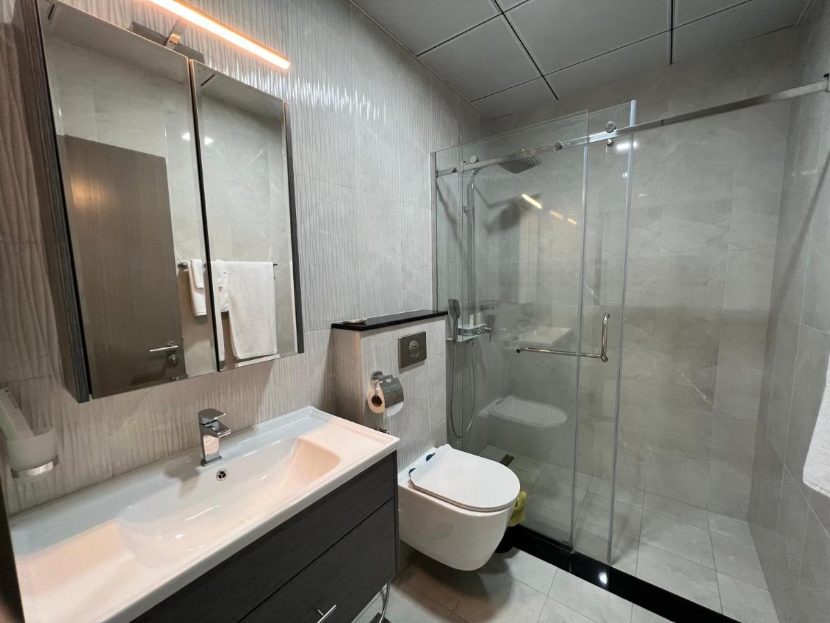 Penrose Place Dubai JVC Bagian luar foto