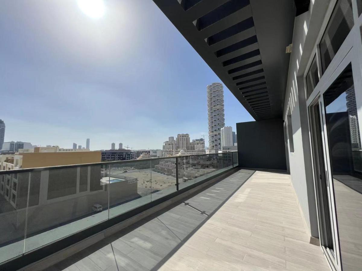 Penrose Place Dubai JVC Bagian luar foto