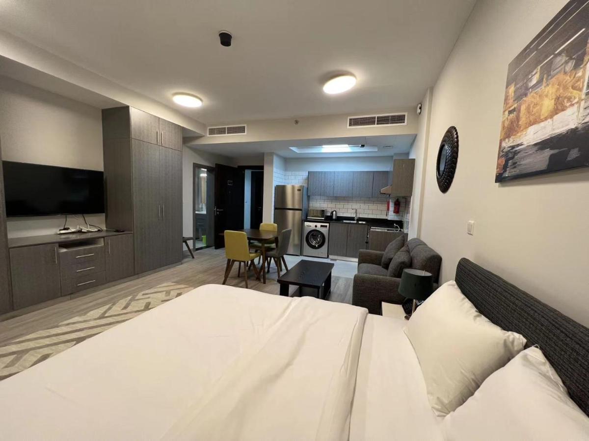 Penrose Place Dubai JVC Bagian luar foto