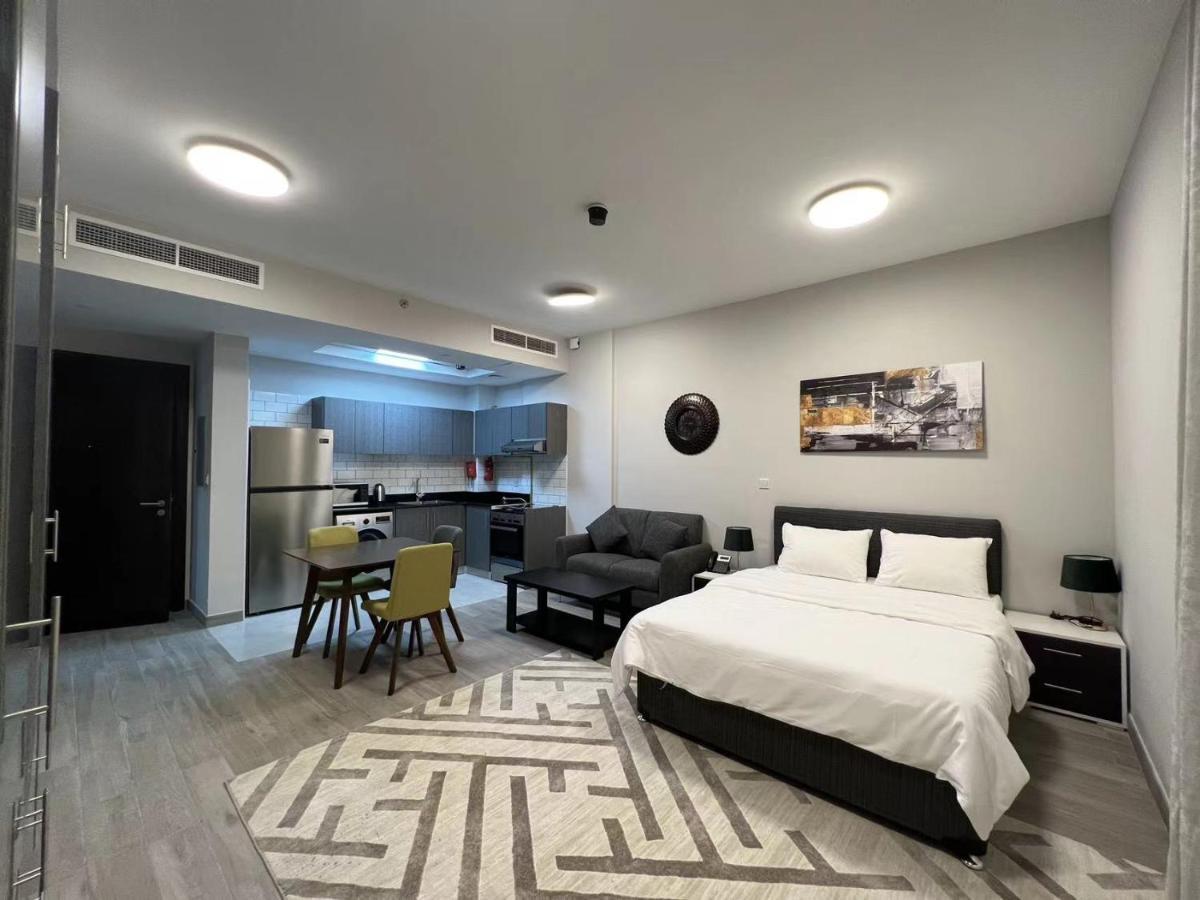 Penrose Place Dubai JVC Bagian luar foto