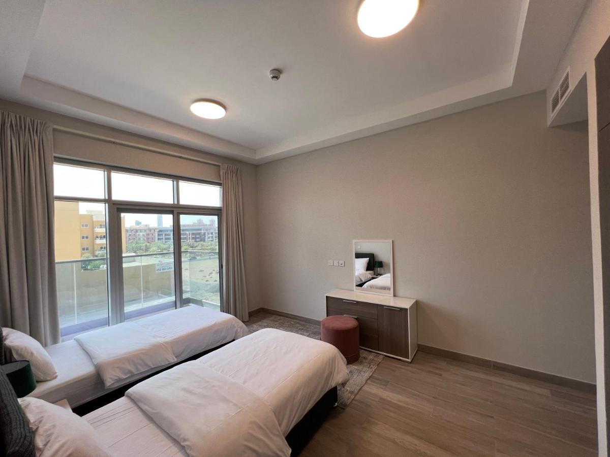 Penrose Place Dubai JVC Bagian luar foto